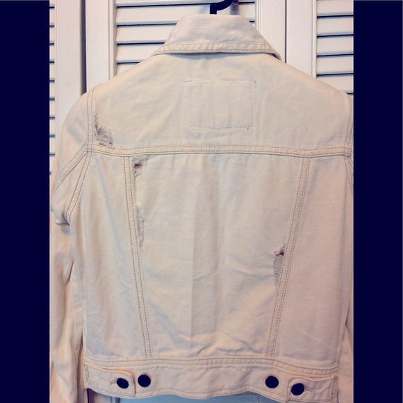 Hollister, women’s distressed denim jacket - Picture 6 of 7